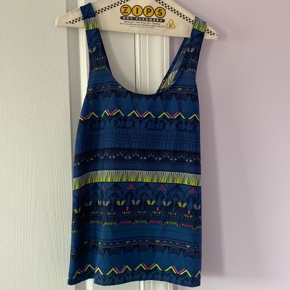 Volcom tank